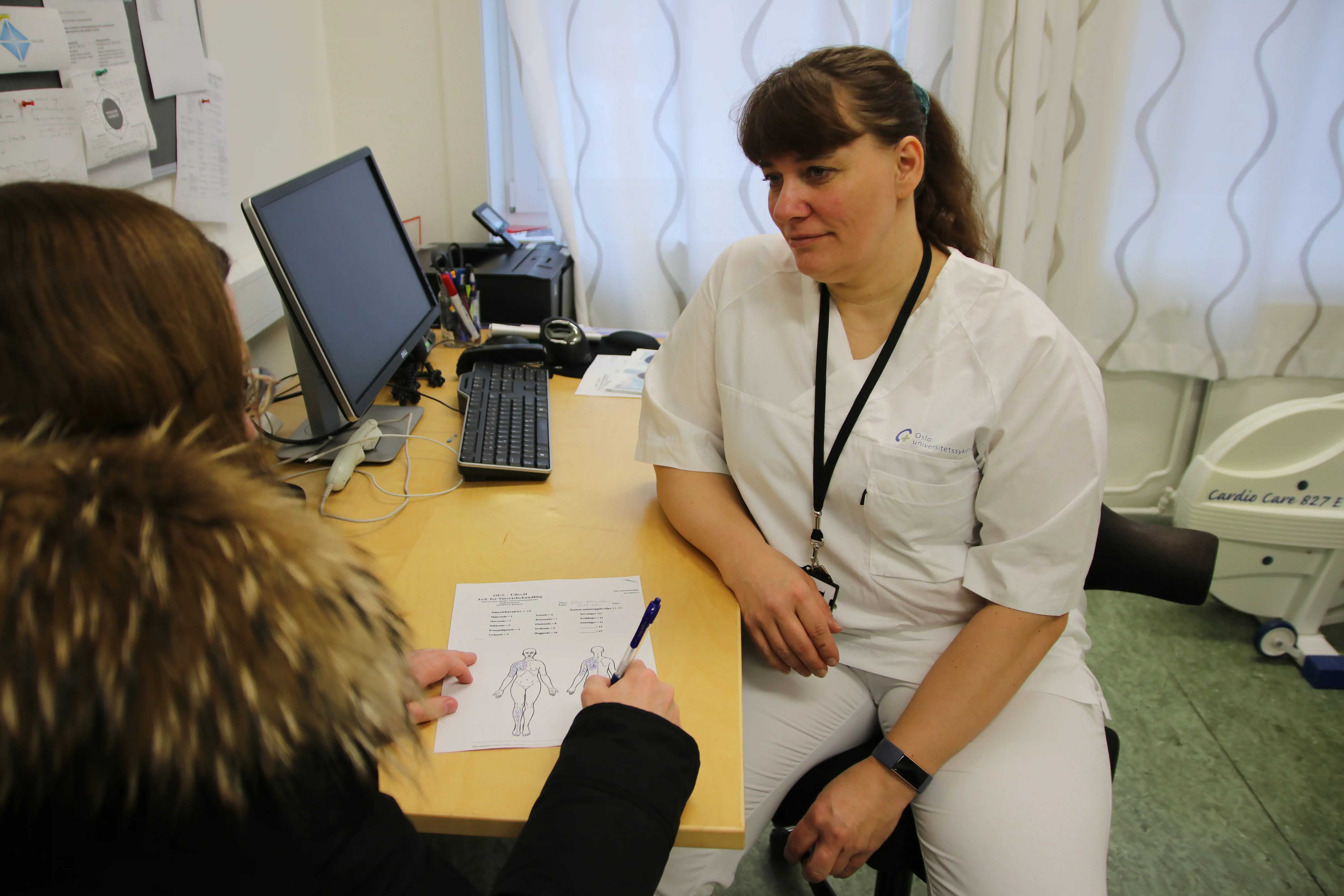 Beate Kristin Bårdvik er en av våre engasjerte studenter som tar videreutdanning i smerte. Bildet viser Bårdvik.