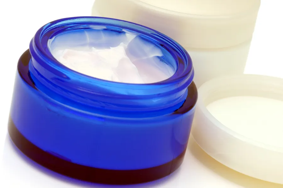 Illustrasjonsfoto av en krukke med krem.