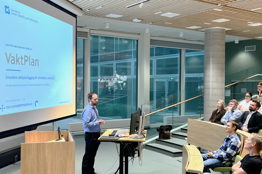 Sepp De Raedt presenting "Vaktplan" at Radiumhospitalet