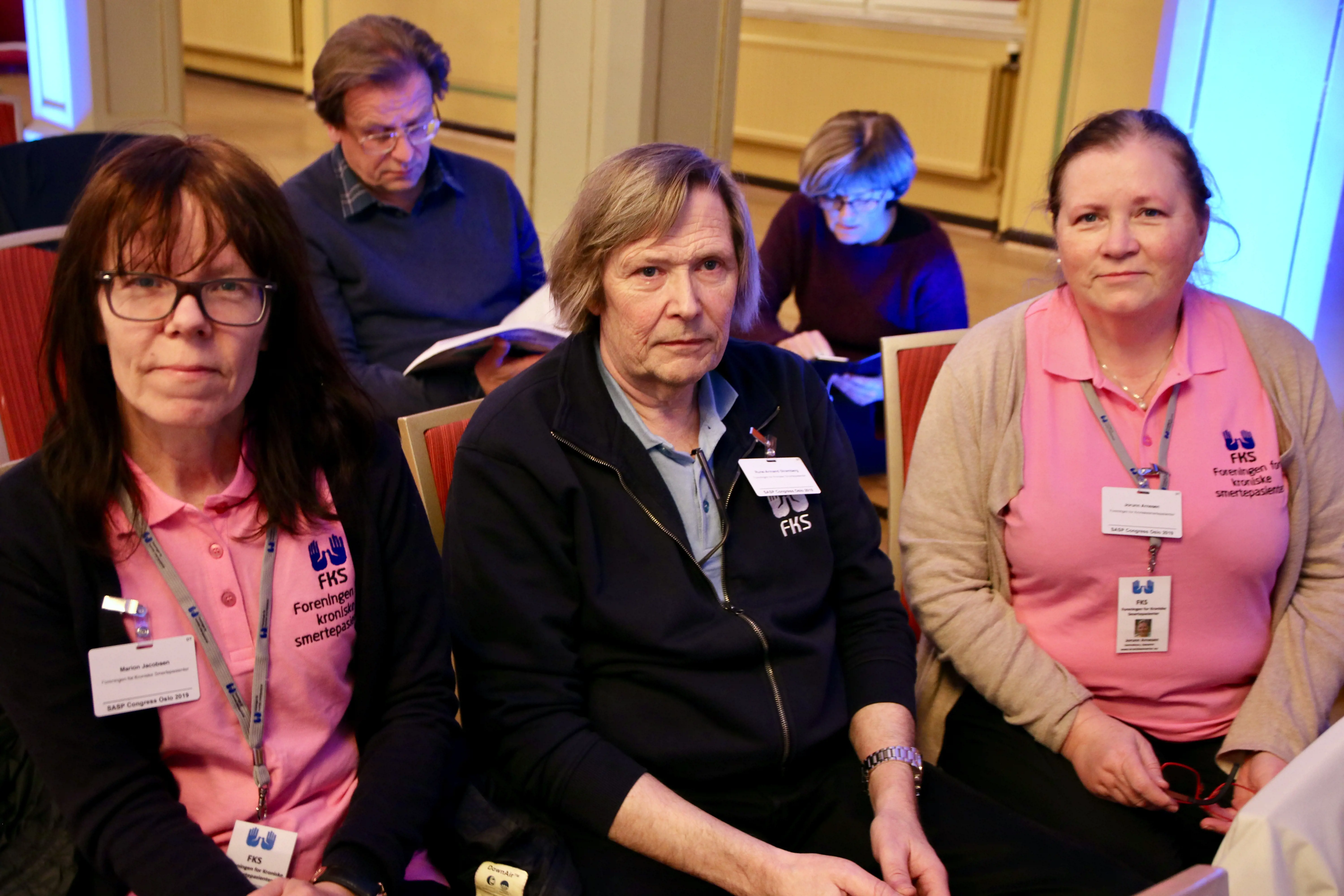 Marion Jakobsen, Rune-Armand Strømberg og Jorunn Arnesen fra Foreningen for kroniske smertepasienter var på SASP-konferansen.