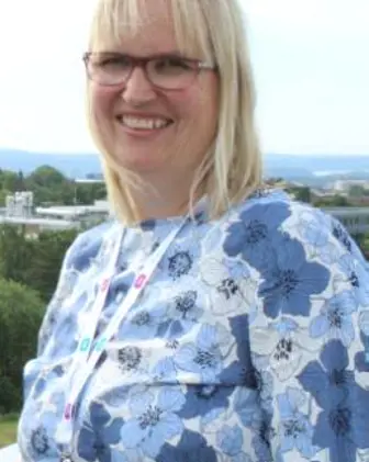 Bilde av Rigmor Lukkassen. Hun er leder for renhold på Oslo universitetssykehus.