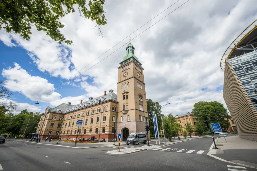 Tårnbygget med innkjøring