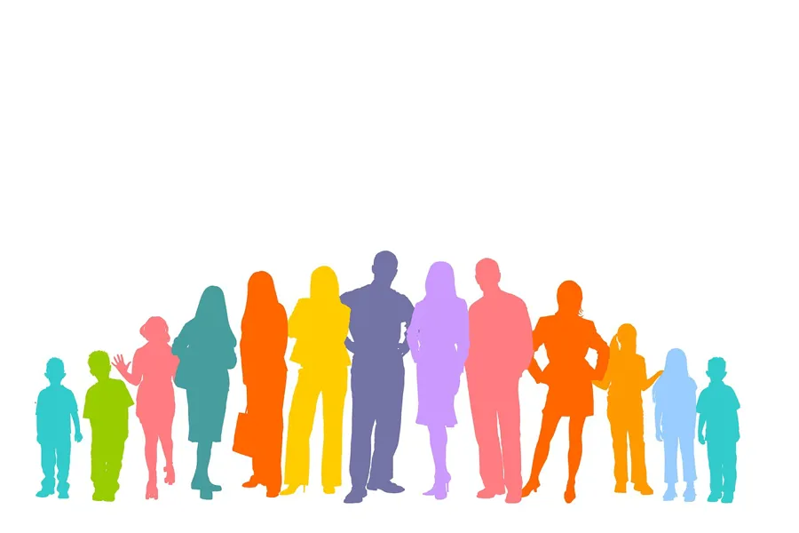 En gruppe mennesker i forskjellige farger