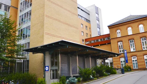 En bygning med gangvei