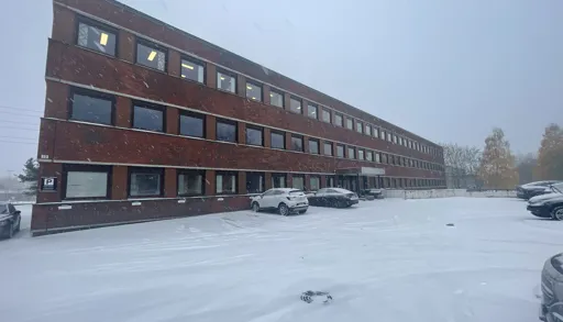 Kristoffer Robins vei 13 sett fra parkeringsplassen